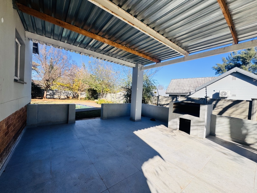 3 Bedroom Property for Sale in Flamwood North West